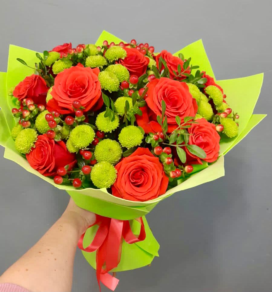 Букет признание в Альбурикенте Букет цветов из: Хризантемы и Розы в Альбурикенте