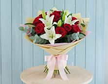 Букет цветов из:  Лилии и Розы в Альбурикенте