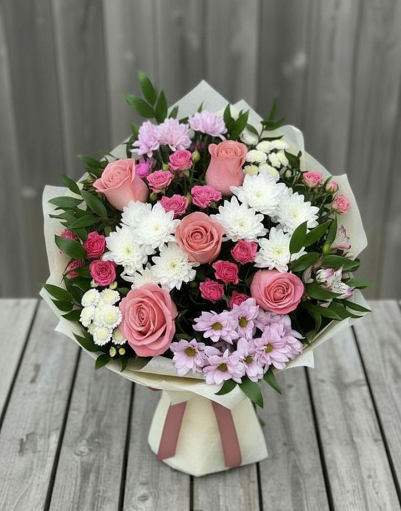 Букет цветов из: Альстромерии, Гвоздики, Розы и Хризантемы в Альбурикенте