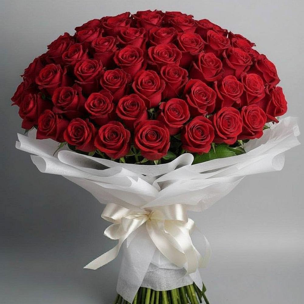 Букет 101 Красная роза Блэк Мэджик в Альбурикенте