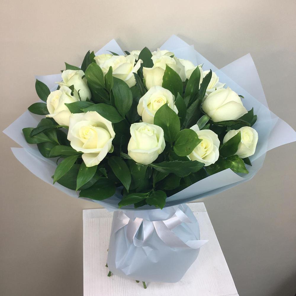 Букет 15 Белых роз Проуд в Альбурикенте