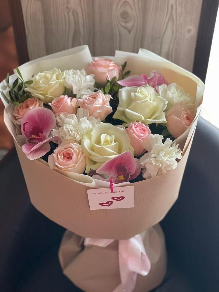 Букет ноктюрн в Альбурикенте Букет цветов из: Орхидеи, Розы и Гвоздики в Альбурикенте