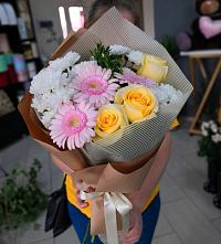 Букет цветов из:  Герберы, Розы и Хризантемы в Альбурикенте
