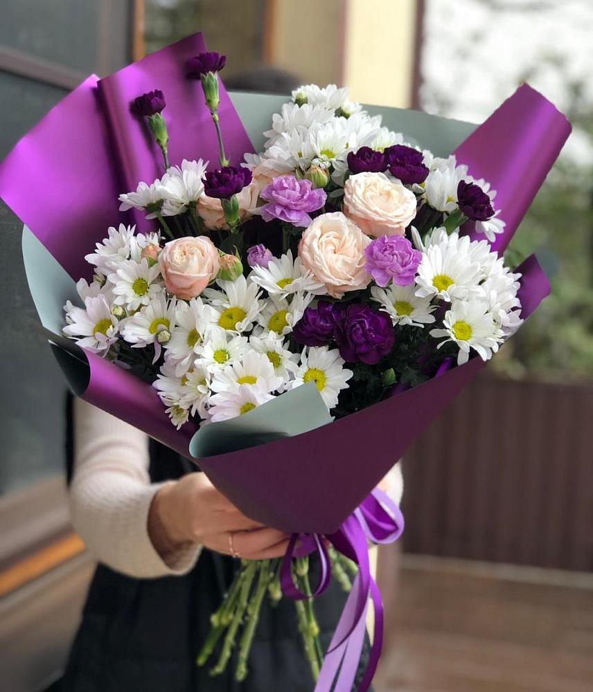 Букет цветов из: Хризантемы, Гвоздики и Розы в Альбурикенте