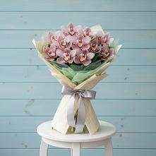 Букет цветов из:  Орхидеи и Розы в Альбурикенте