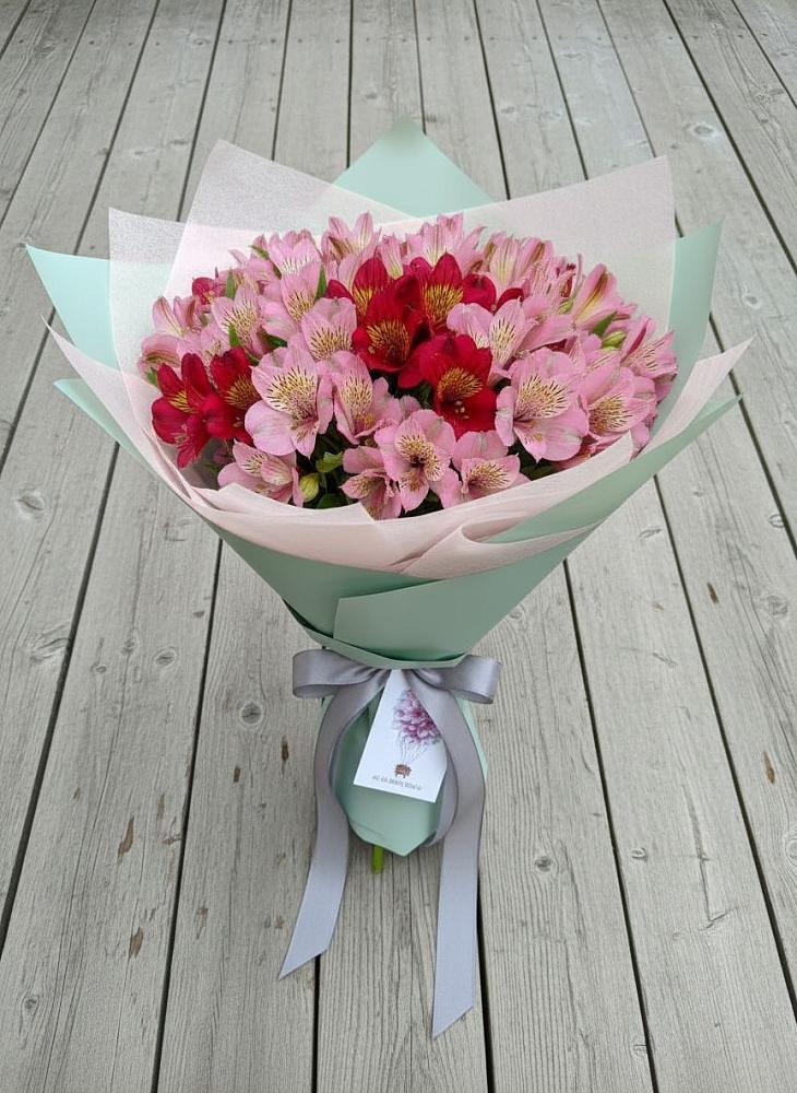 Букет цветов из: Альстромерии в Альбурикенте