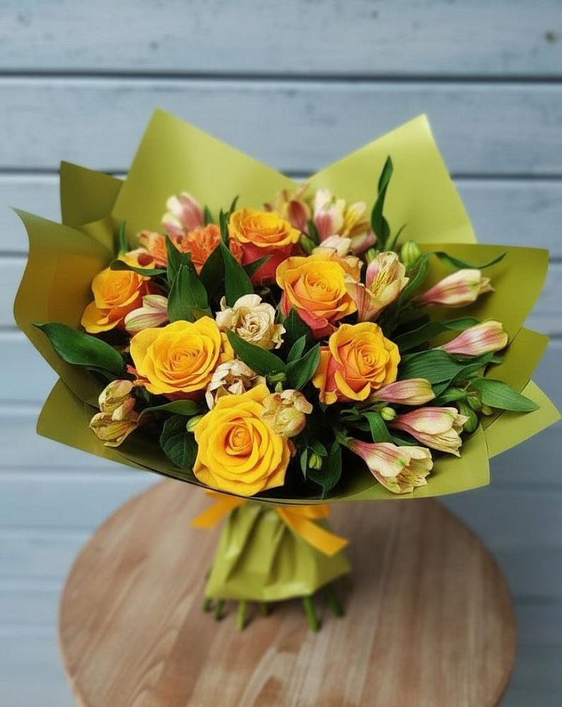 Букет цветов из: Альстромерии и Розы в Альбурикенте