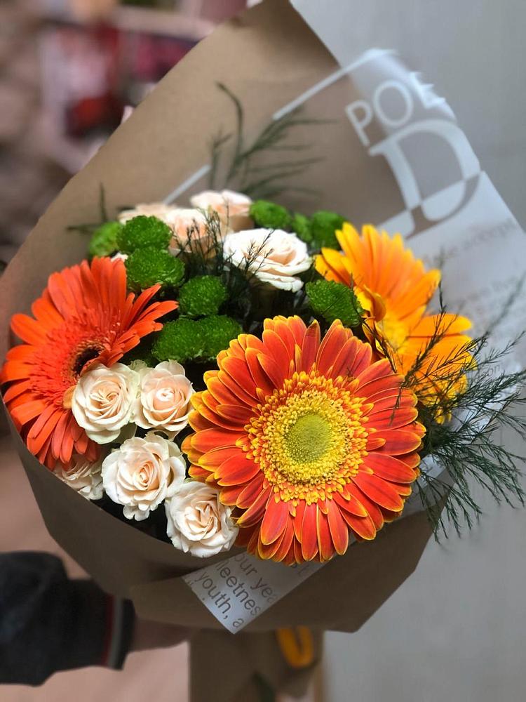 Букет цветов из: Герберы, Хризантемы и Розы в Альбурикенте