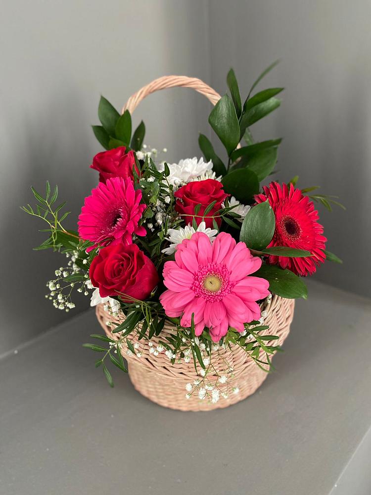 Цветочная композиция из Розы, Хризантемы и Герберы в корзине в Альбурикенте