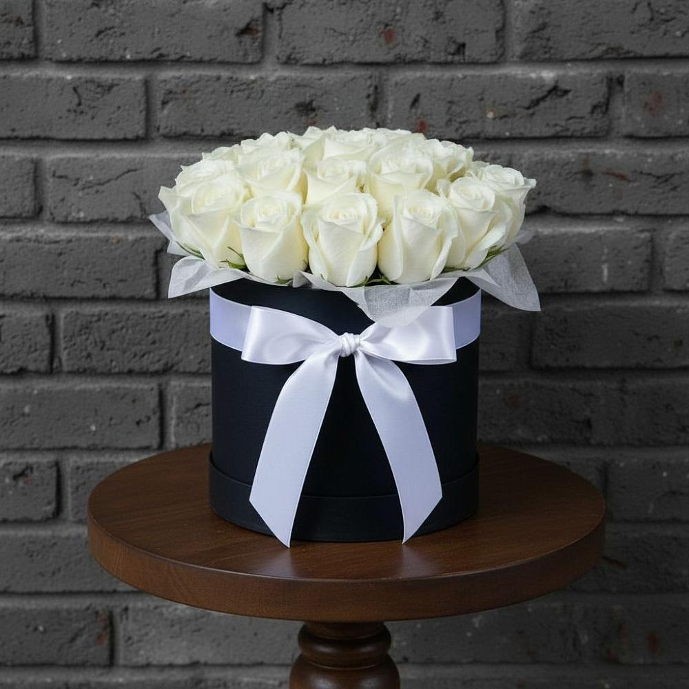 Композиция воздушная нежность в Альбурикенте Цветочная композиция из Розы в шляпной коробке в Альбурикенте