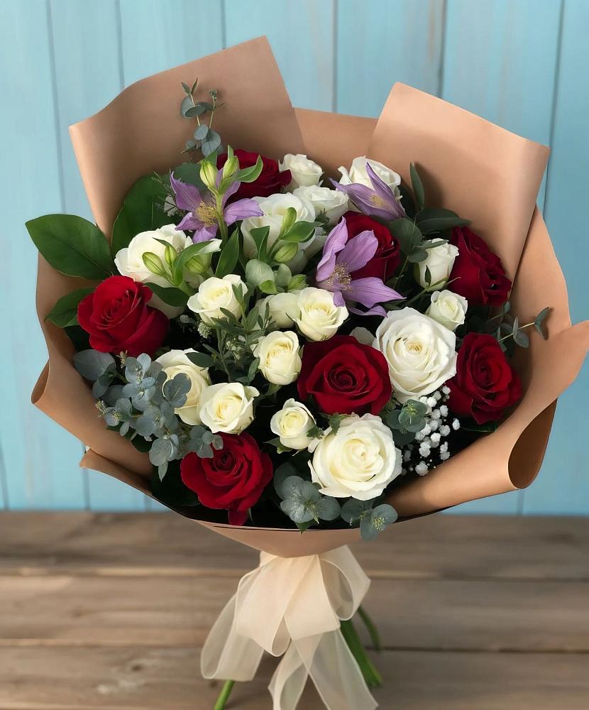 Букет цветов из: Розы и Альстромерии в Альбурикенте
