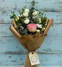 Букет нежный привет в Альбурикенте Букет цветов из:  Розы и Лизиантусы в Альбурикенте